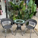 ban-ghe-cafe-may-nhua-2-ghe