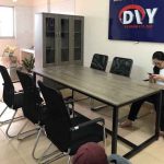 Bàn Họp Văn Phòng Chân Sắt Mặt MDF