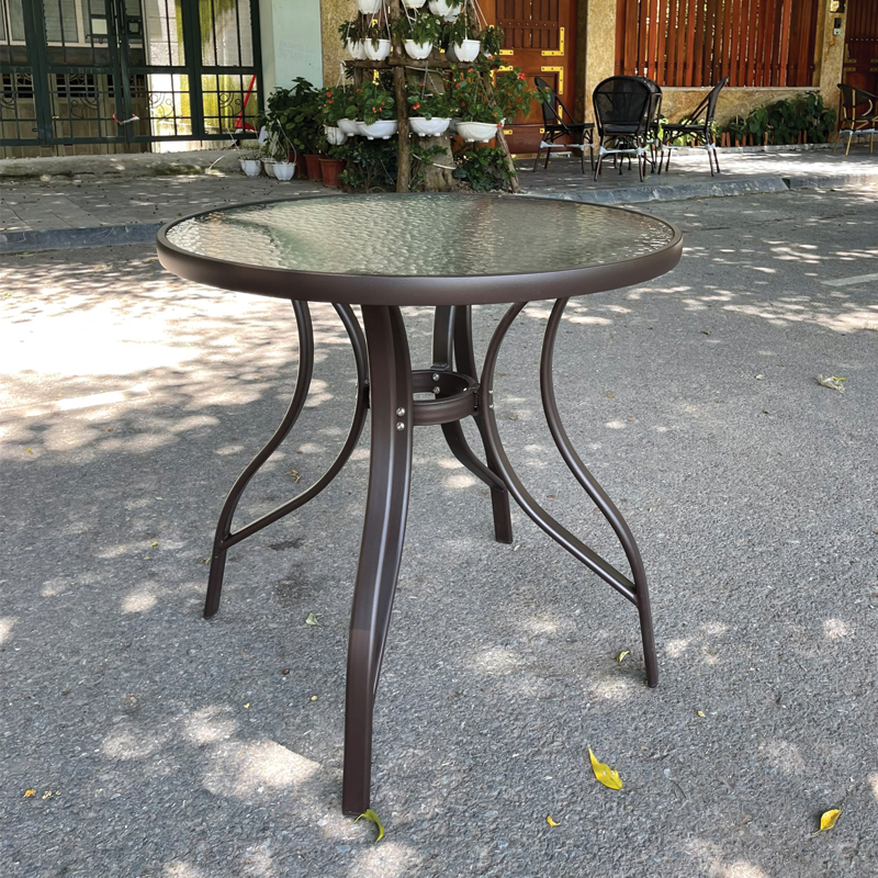 Ban-cafe-tron-khung-nhom-duc