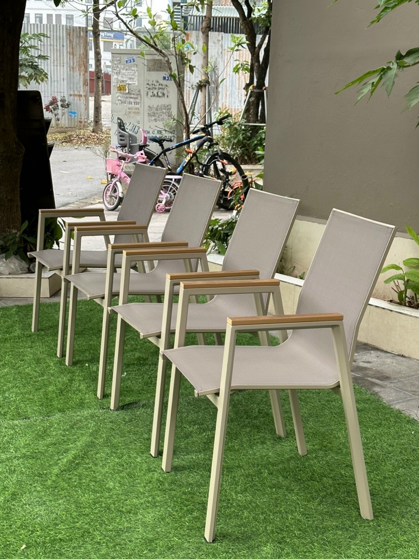 Bộ bàn ghế sân vườn khung hợp kim nhôm